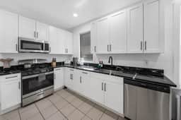 Sleeps 8, Stylish Home, Great Access NYC & EWR