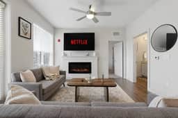 Stylish 2BR/2BA Suite | Mins to Universal & Disney