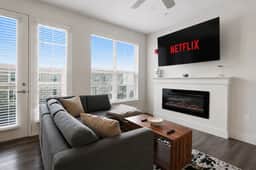 Resort-Style 2BR/2BA | Mins to Universal & Disney!