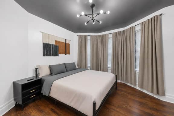 Sleeps 8, Stylish Home, Great Access NYC & EWR